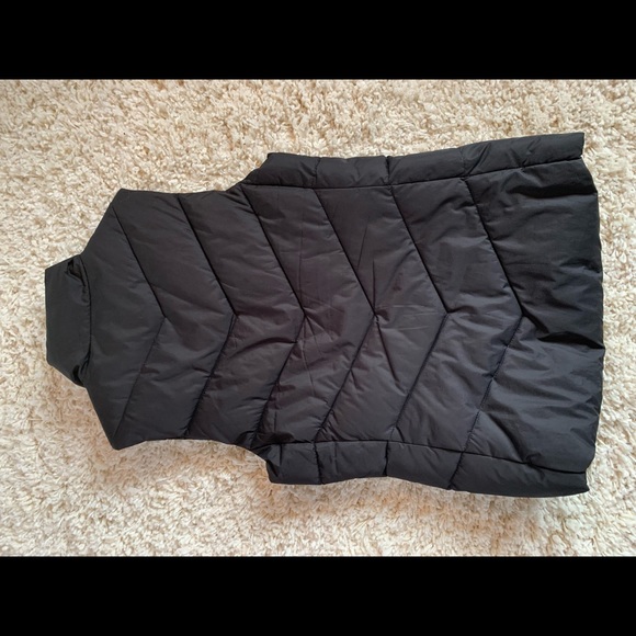 Black puffer vest - Picture 2 of 4
